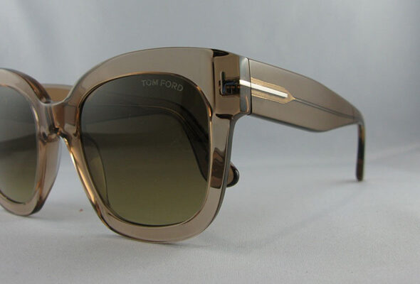 Occhiali da sole Tom Ford da donna o unisex in pronta consegna su Ottica Piazza San Marino
